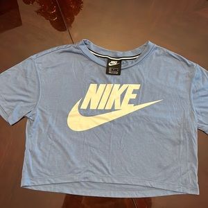 Nike Crop Top
